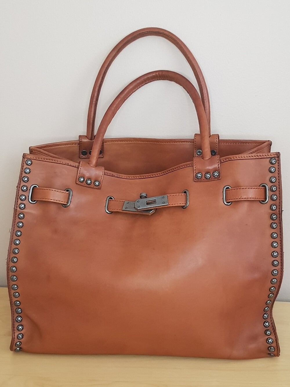 EUC Vilenca Holland Rivet-Trim Leather Tote - Tan